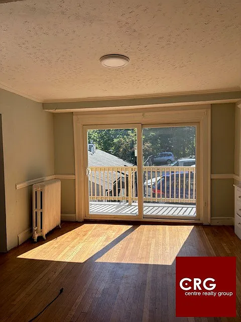 7 bed, 2.0 bath, $10,300 — Photo 2