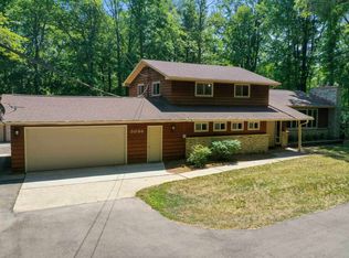 3096 Maple Grv, Suamico, WI 54173