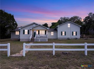 462 Flatrock Dr, Canyon Lake, TX 78133
