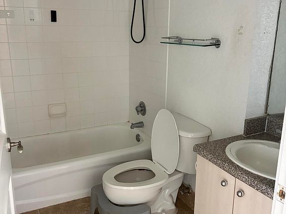 4th image of 1801 N Flagler Drive #919