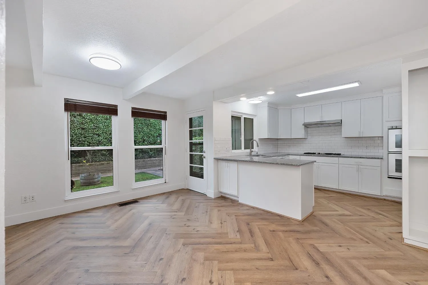 232 Foresthill Ave APT B photo 1