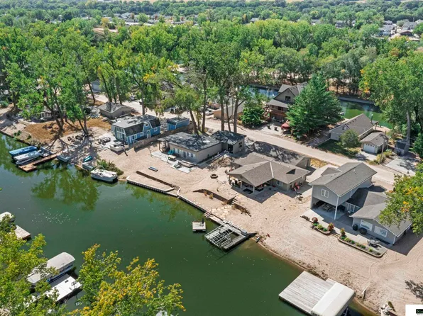 S 1083 Timber Ln, Fremont, NE 68025