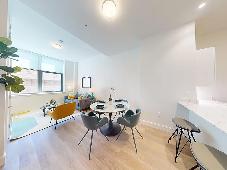 Atrium On Commonwealth — Photo 45