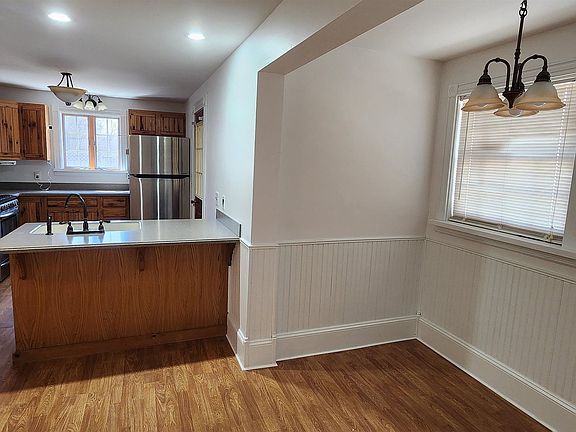 5th image of 417 Pleasant Ave