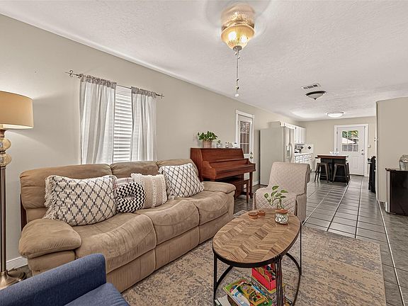 5th image of 5943 Southlark St