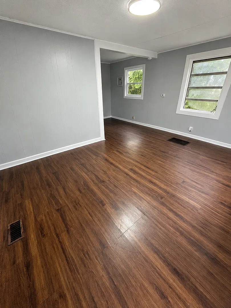Gorgeous 4br/1ba Zephyrhills Country Home W/ Huge Yard! — Photo 4