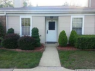 97 Wilshire Ct, Old Bridge, NJ 08857