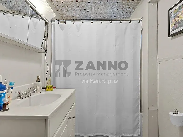 35 Bowen St #A — Photo 10