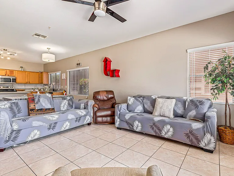 W Country Gables Dr — Photo 10