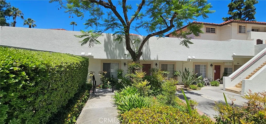 2 bed, 800 sqft, $2,350 — Photo 3