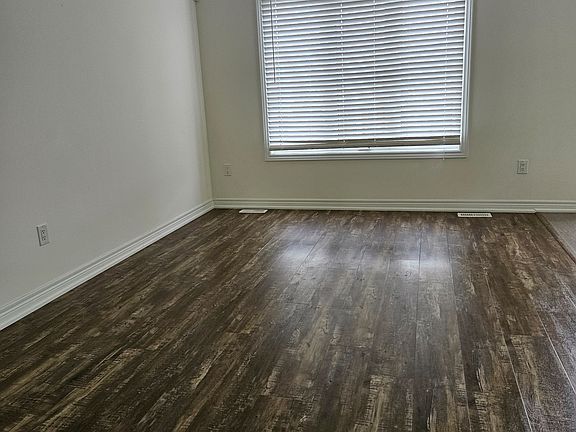 3rd image of 180 Sunflower Pl