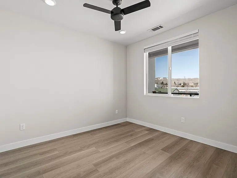 Stonecreek Apartments — Photo 10