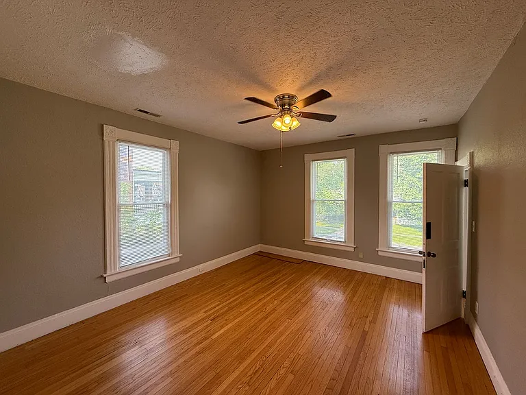 118 N Glenwood Ave — Photo 35