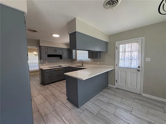 210 Camden St — Photo 8