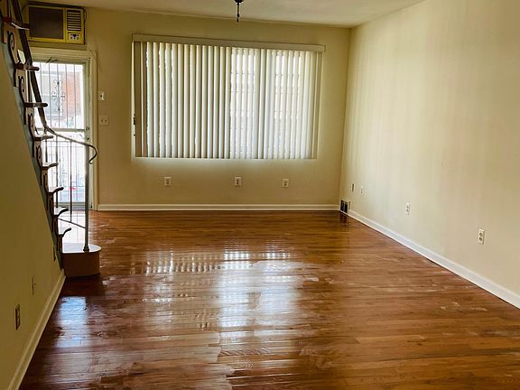4th image of 2628 S Darien St