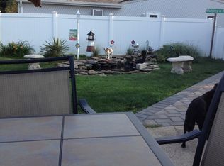 19 Radburn Dr, Commack, NY 11725