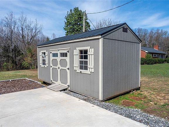 5th image of 3432 Parrish Rd