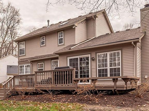 3rd image of 924 Eastcreek Dr