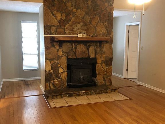 3rd image of 343 Edisto Dr