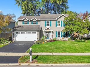 2482 Hedge Row Dr, Aurora, IL 60502