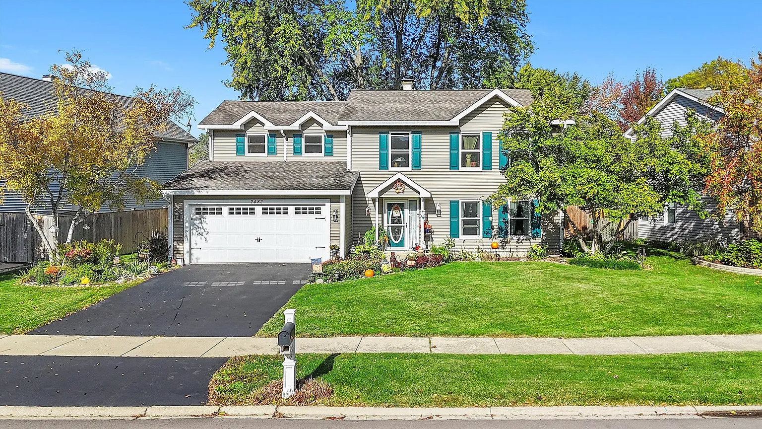2482 Hedge Row Dr photo 1