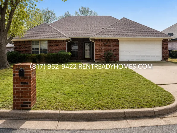 120 Clover Ln, Burleson, TX 76028