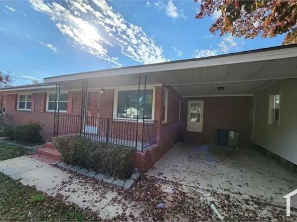304 Durant Dr, Fayetteville, NC 28304
