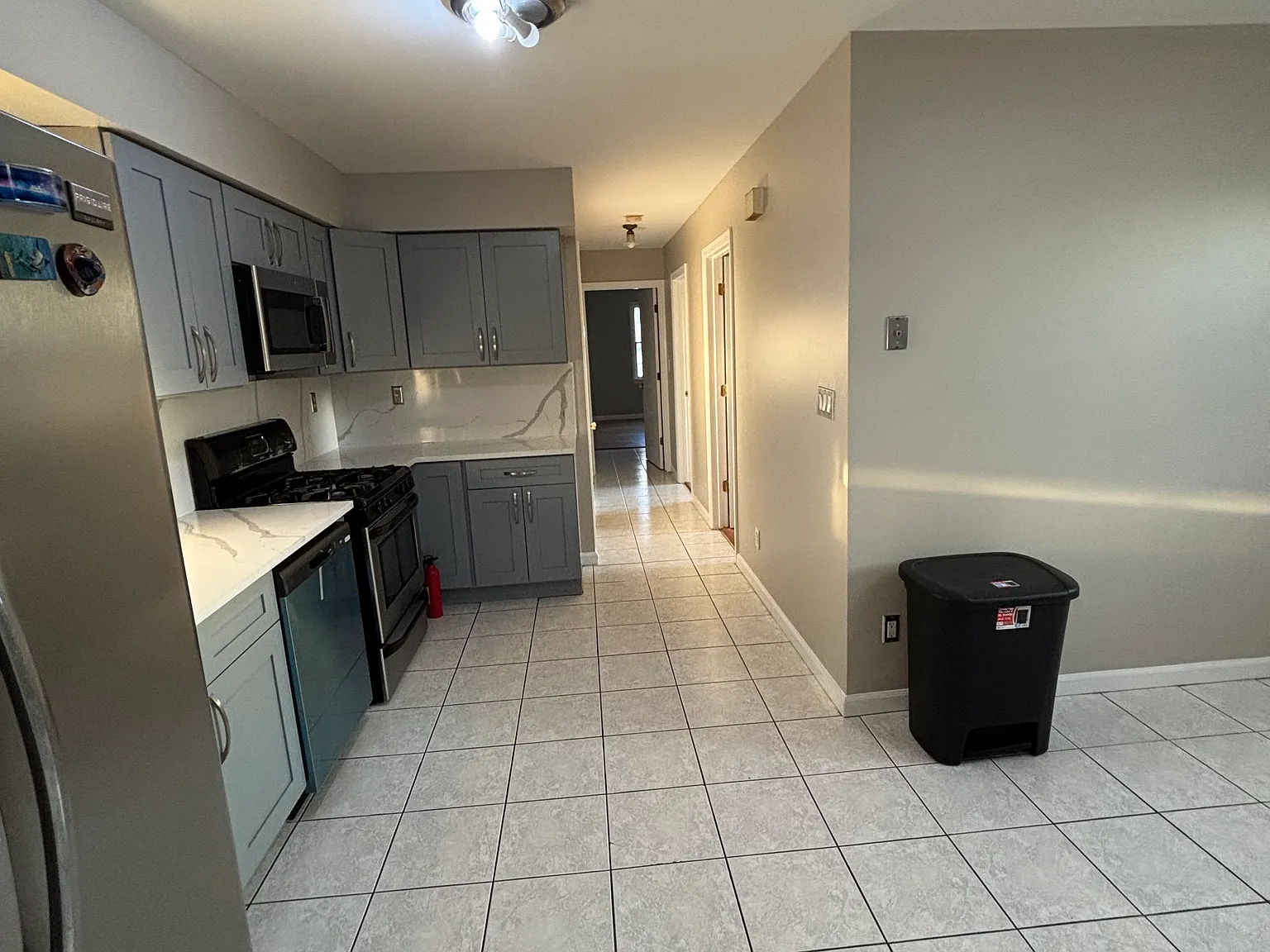 4 bed, 1200 sqft, $3,600 — Photo 2