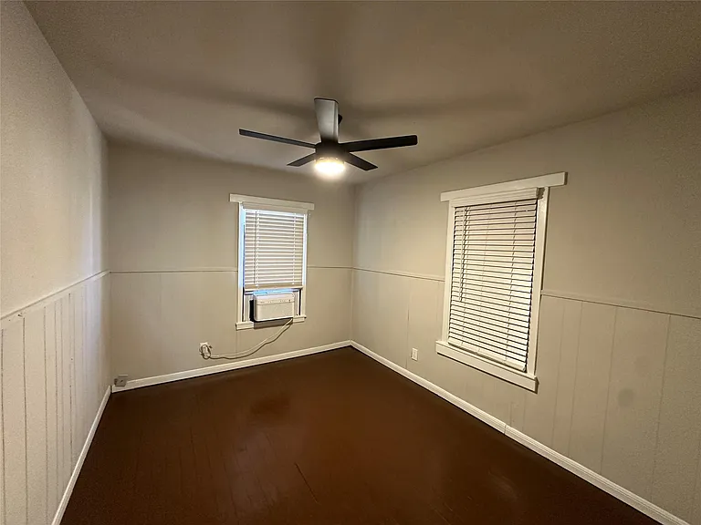 2721 Napoleon St — Photo 15