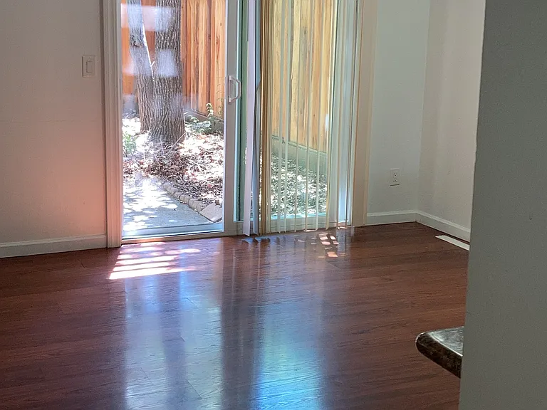 105 Oak Rim Way — Photo 1