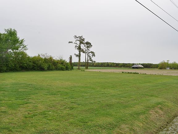 3rd image of 1825 Peartree Rd