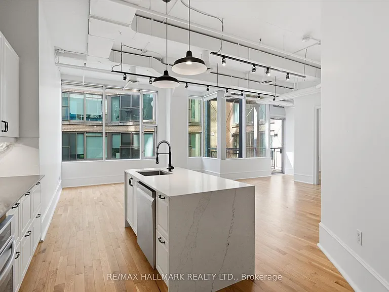 477 Richmond St W #306 — Photo 6