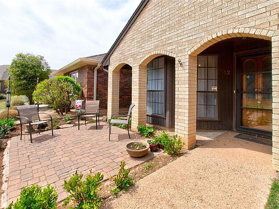 3rd image of 12 Wynrush Cir