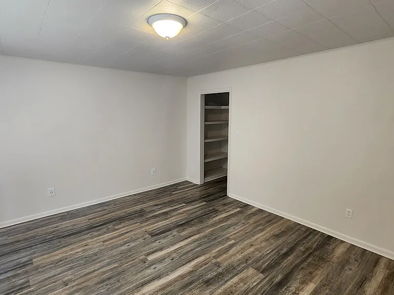 489-551 W Main St #601 — Photo 17