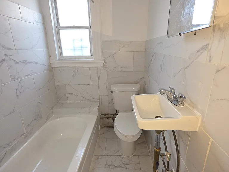 105 Maple St #3WS — Photo 4