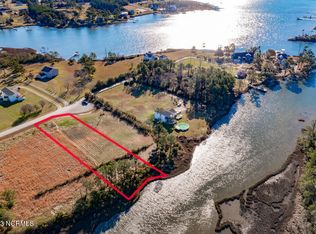 208 Landing Rd, Beaufort, NC 28516