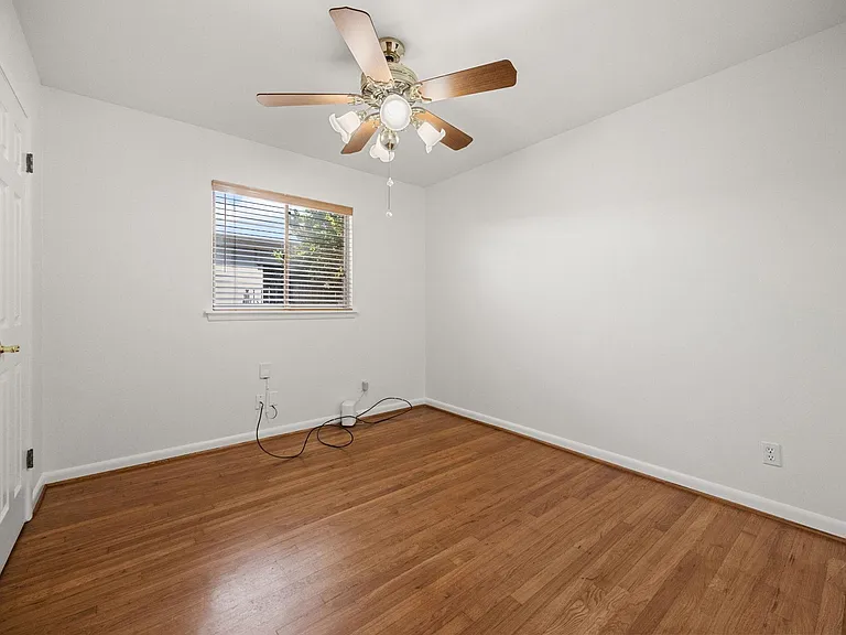 10310 Mayfield Rd — Photo 30