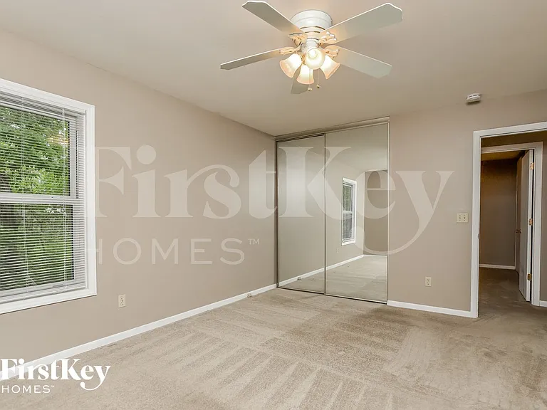 307 W Sunny Hill Blvd — Photo 7