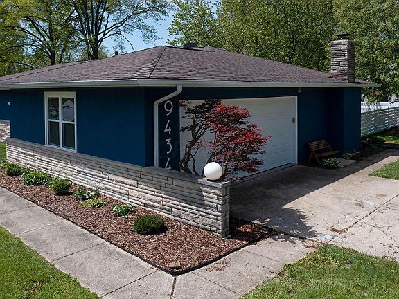 4th image of 9434 Circle Drive East Dr E