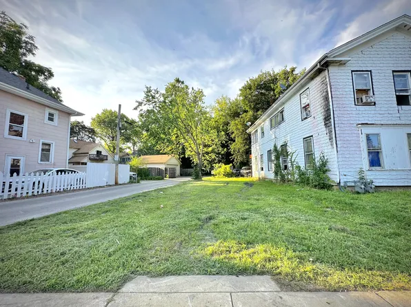 422 North Ave, Aurora, IL 60505