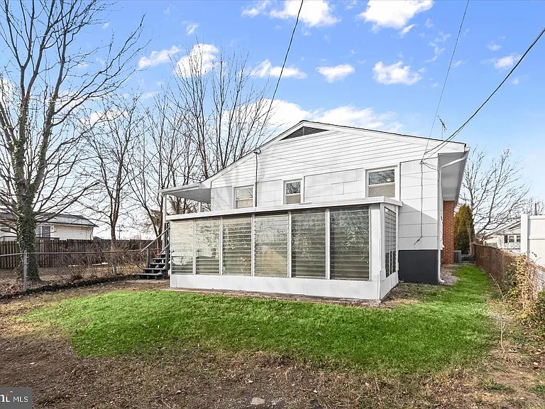 517 Winters Ln — Photo 39