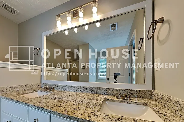 70 Leighs Grove Way — Photo 11