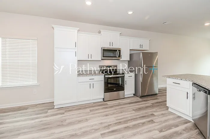 603 Mackenzie Cv — Photo 8