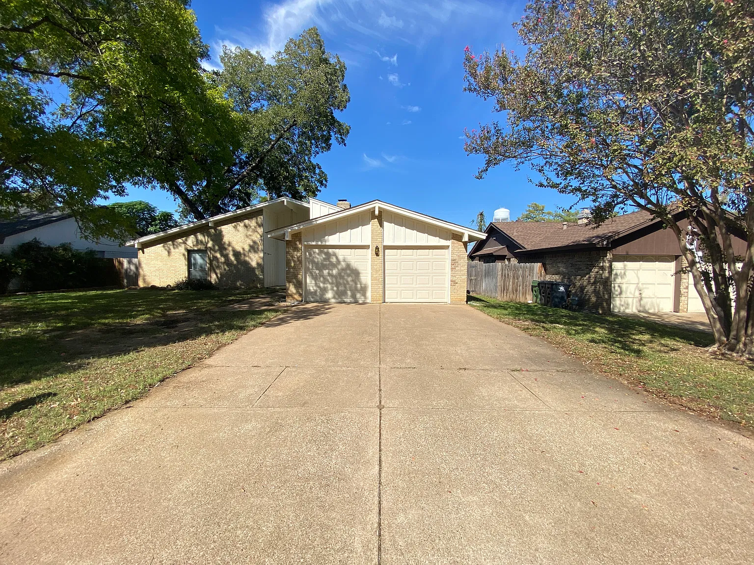 3 bed, 1855 sqft, $2,100 — Photo 1