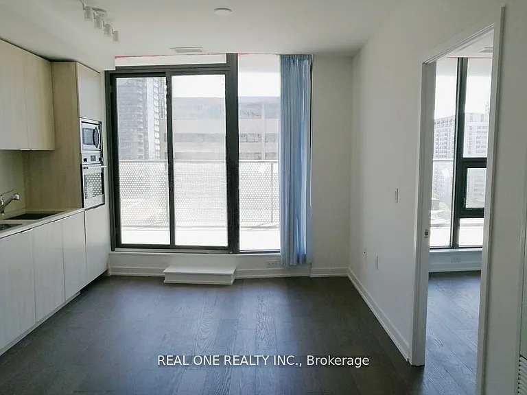 11 Wellesley St W #716 — Photo 5