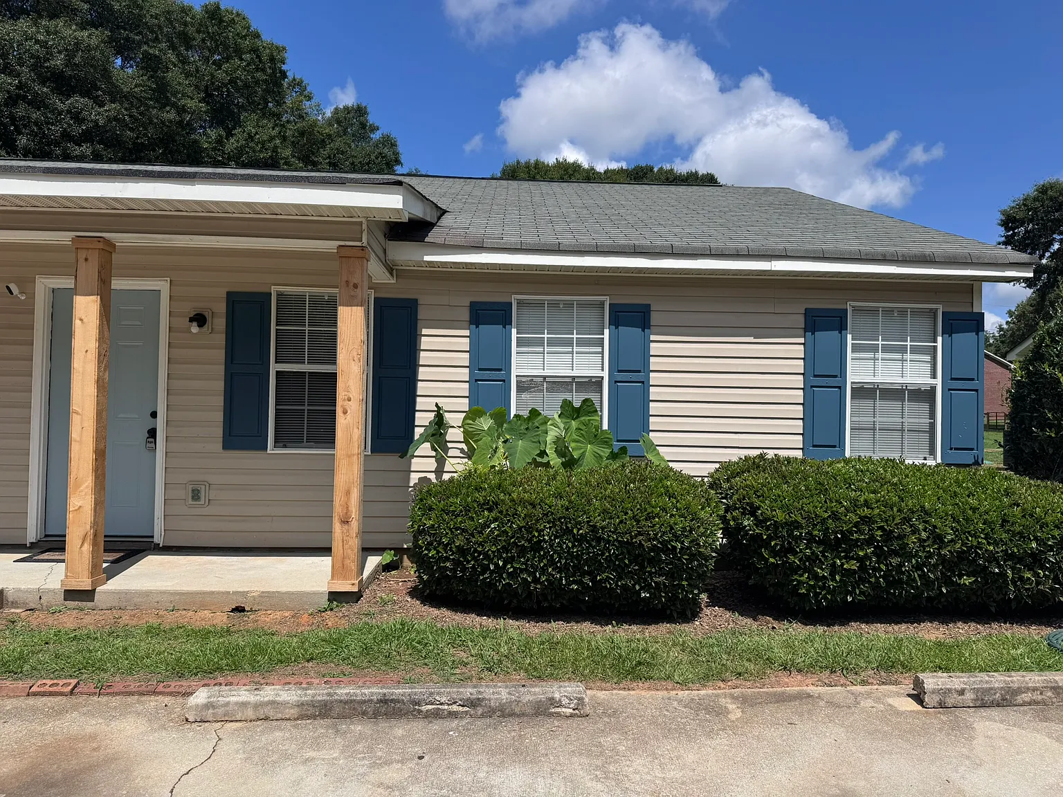 2 bed, 945 sqft, $1,350 — Photo 2