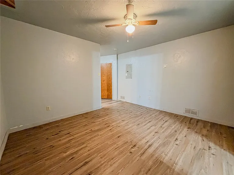 548 Hansen Ave #9 — Photo 9