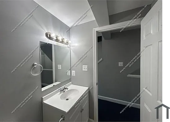 2805 Winchester St — Photo 10