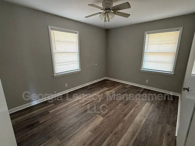 468 Taylor St — Photo 6