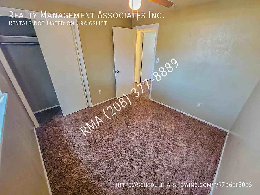2 Bedroom Duplex off Shoshone St — Photo 4